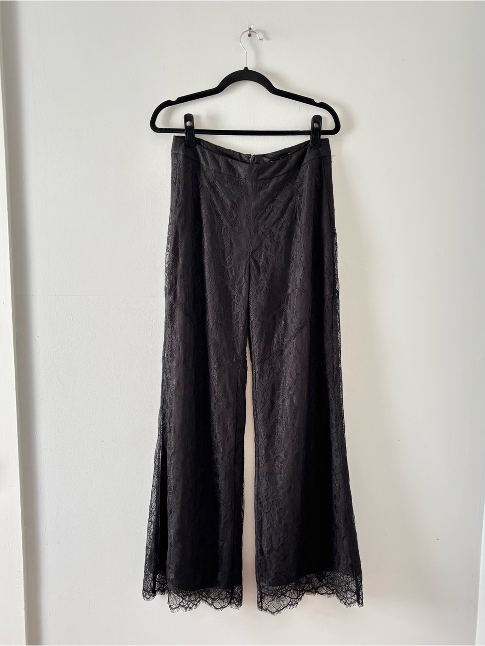 TY-LR NWT The Sorrento Lace Pant Lined Bottoms Back Zip Wide Leg Black Revolve